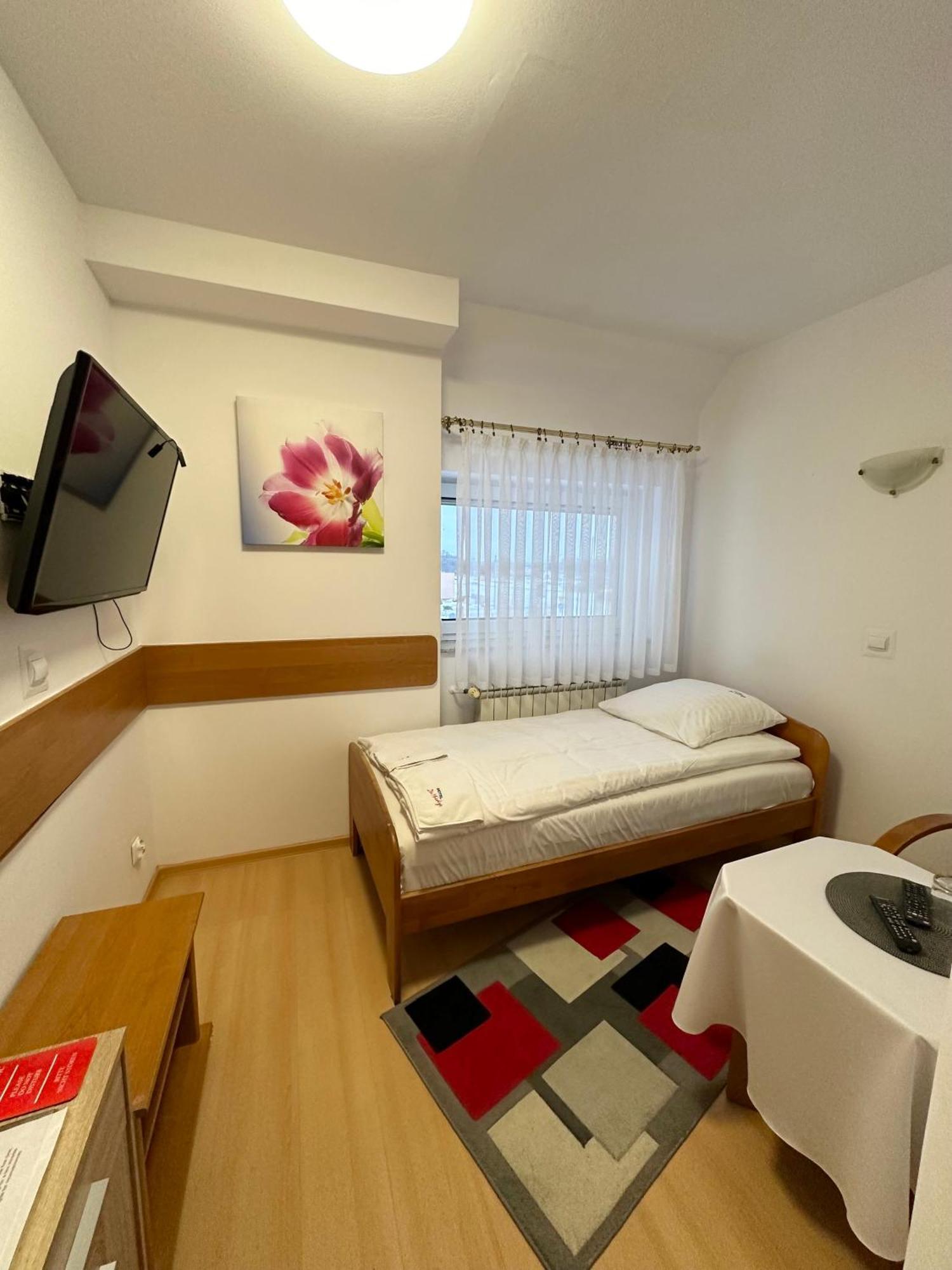 Bralin Motel Za Miedza المظهر الخارجي الصورة