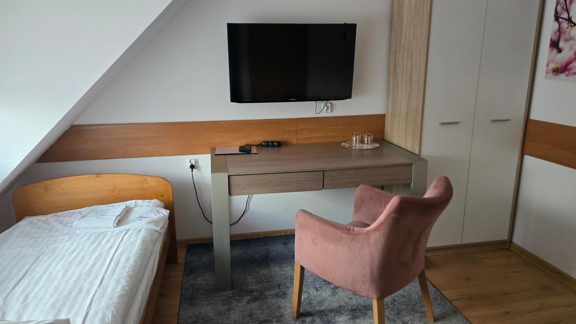 Bralin Motel Za Miedza المظهر الخارجي الصورة